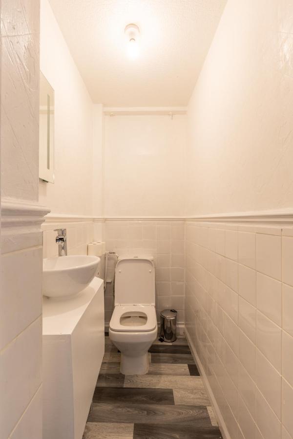 The Stratford Victoria Villa London Bagian luar foto